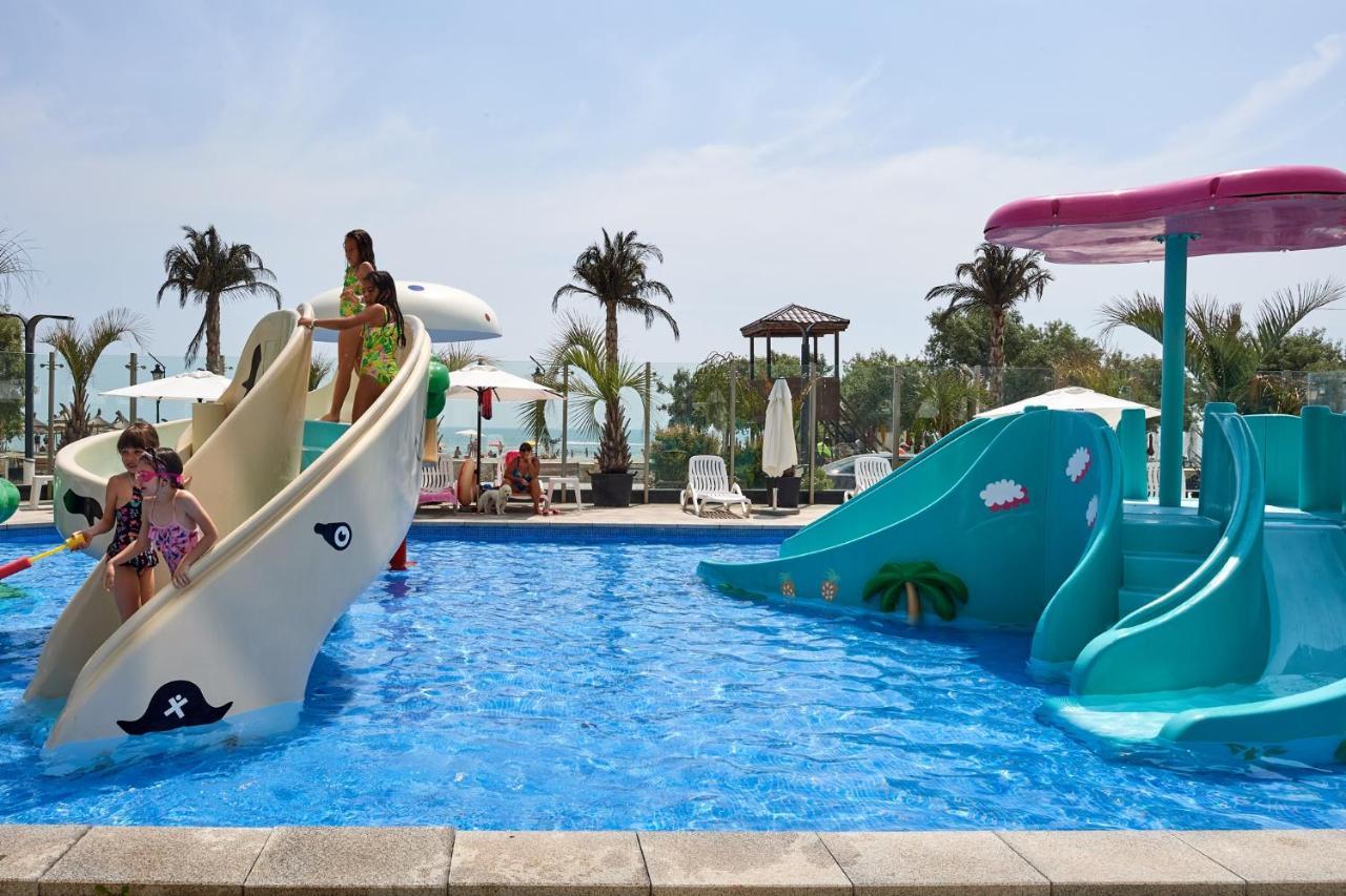 Panoramic Aparthotel Pool & Spa Mamaia Nord Нэводари Экстерьер фото